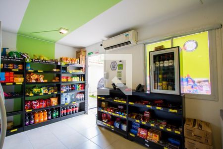 Apartamento para alugar com 65m², 2 quartos e 1 vaga Apartamento para alugar com 65m², 2 quartos e 1 vagaÁrea comum - Mini Mercado