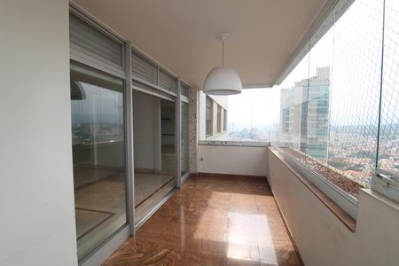 Apartamento à venda com 170m², 3 quartos e 2 vagasSala - Varanda