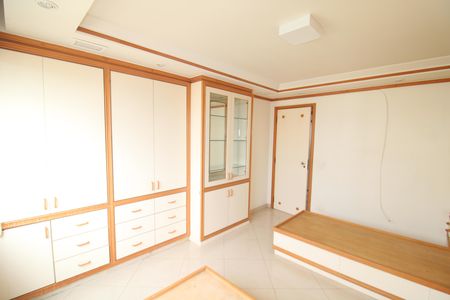 Apartamento à venda com 170m², 3 quartos e 2 vagasQuarto 2