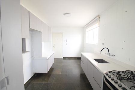 Apartamento à venda com 170m², 3 quartos e 2 vagasCozinha