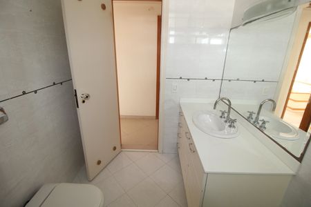 Apartamento à venda com 170m², 3 quartos e 2 vagasBanheiro 2