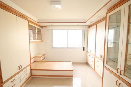 Apartamento à venda com 170m², 3 quartos e 2 vagasQuarto 2