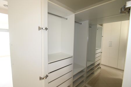 Apartamento à venda com 170m², 3 quartos e 2 vagasQuarto 3 - Closet