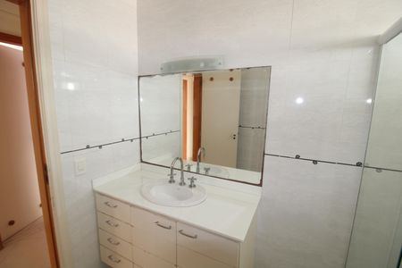 Apartamento à venda com 170m², 3 quartos e 2 vagasBanheiro 2