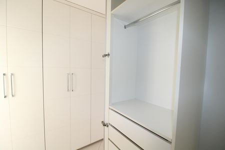 Apartamento à venda com 170m², 3 quartos e 2 vagasQuarto 3 - Closet