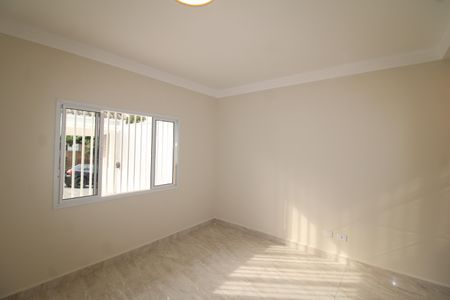 Casa à venda com 90m², 3 quartos e 2 vagasSala