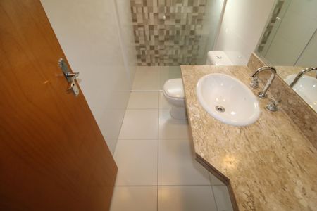 Casa à venda com 90m², 3 quartos e 2 vagasQuarto 1 - Banheiro