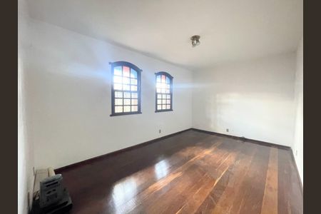 Casa à venda com 5 quartos, 360m² em Santa Branca, Belo Horizonte