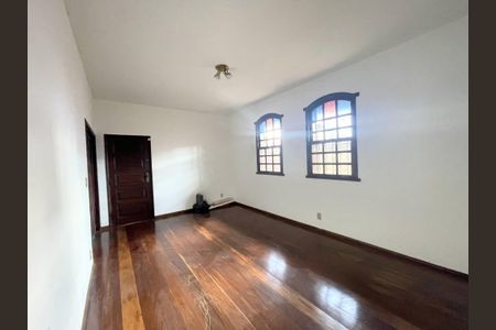 Casa à venda com 5 quartos, 360m² em Santa Branca, Belo Horizonte