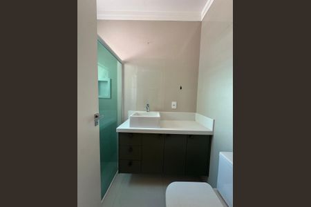 Casa à venda com 200m², 3 quartos e 2 vagasBanheiro