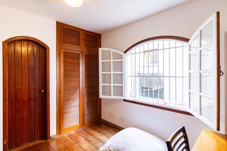 Casa à venda com 5 quartos, 389m² em Jardim Leonor, São Paulo