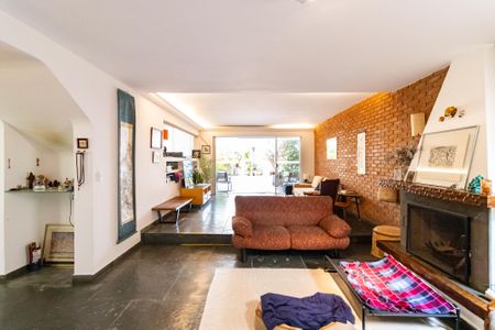 Casa à venda com 5 quartos, 389m² em Jardim Leonor, São Paulo