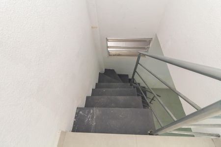 Casa para alugar com 75m², 2 quartos e sem vagaEscada
