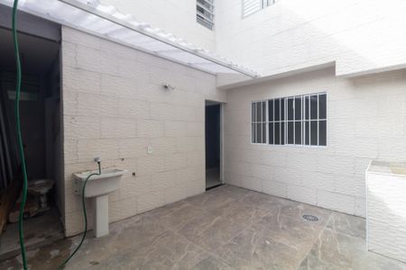 Casa para alugar com 75m², 2 quartos e sem vagaÁrea de Serviço