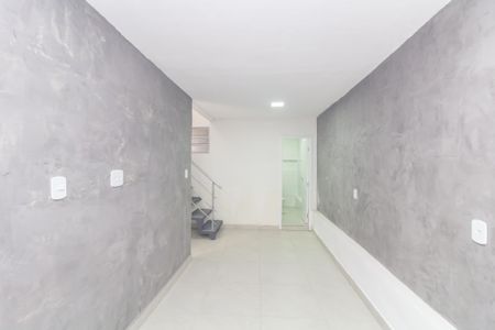 Sala de casa para alugar com 2 quartos, 75m² em Vila Carolina, São Paulo
