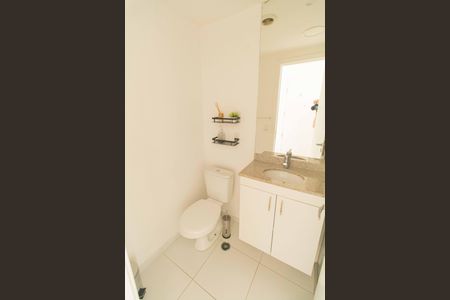 Banheiro de kitnet/studio para alugar com 0 quarto, 25m² em Sé, São Paulo