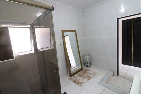 Banheiro da Suíte 1 de casa à venda com 3 quartos, 250m² em Jardim Dabril, Osasco