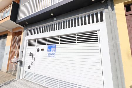 Casa à venda com 250m², 3 quartos e 2 vagasFachada