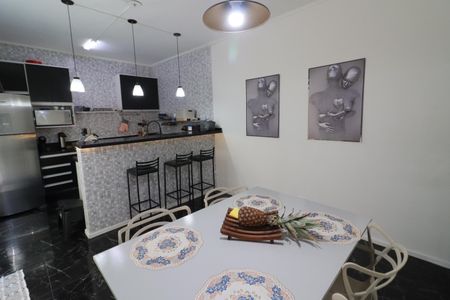 Casa à venda com 250m², 3 quartos e 2 vagasCozinha