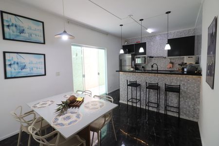 Casa à venda com 250m², 3 quartos e 2 vagasCozinha