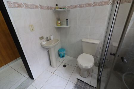 Casa à venda com 250m², 3 quartos e 2 vagasBanheiro 2