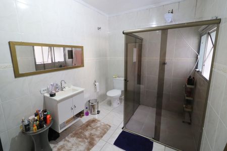 Banheiro da Suíte 1 de casa à venda com 3 quartos, 250m² em Jardim Dabril, Osasco