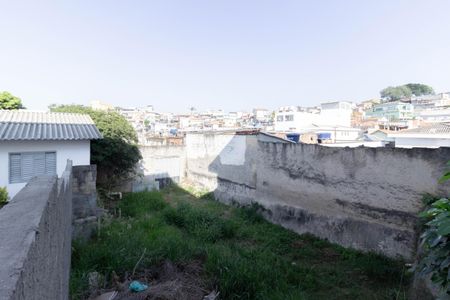 Casa para alugar com 55m², 2 quartos e sem vagaQuintal