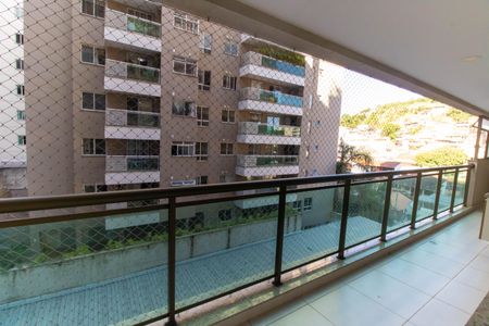 Apartamento à venda com 119m², 3 quartos e 2 vagasVista da Suíte 1