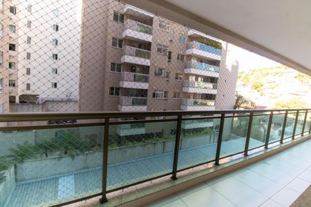 Apartamento à venda com 119m², 3 quartos e 2 vagasVista da Suíte 2