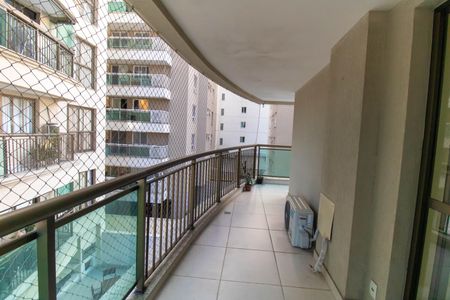 Apartamento à venda com 119m², 3 quartos e 2 vagasVaranda da Suíte 3