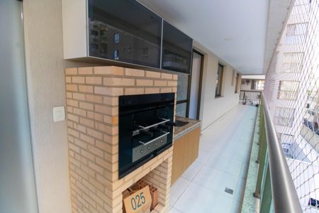 Apartamento à venda com 119m², 3 quartos e 2 vagasChurrasqueira