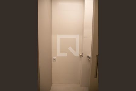 Cozinha e Área de Serviço de apartamento para alugar com 2 quartos, 75m² em Setor Bueno, Goiânia