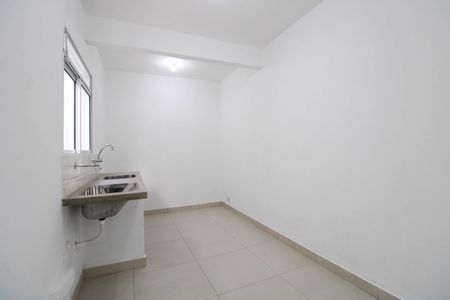 Cozinha e Área de Serviço de casa para alugar com 1 quarto, 35m² em Jardim Ipe, São Paulo