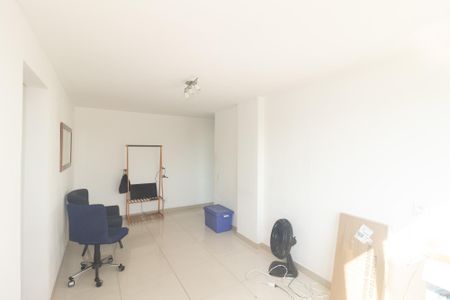 Sala de apartamento para alugar com 2 quartos, 40m² em Campo Grande, Rio de Janeiro