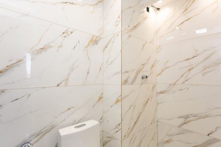 Apartamento para alugar com 33m², 2 quartos e sem vaga Apartamento para alugar com 33m², 2 quartos e sem vagaBanheiro