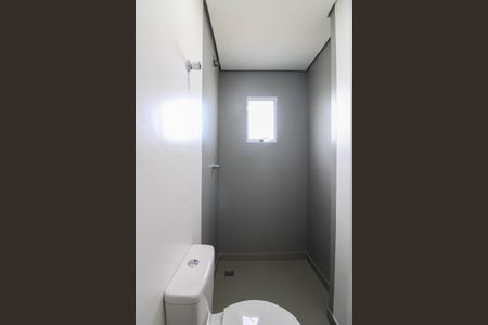 Banheiro de casa para alugar com 1 quarto, 35m² em Jardim Ipe, São Paulo