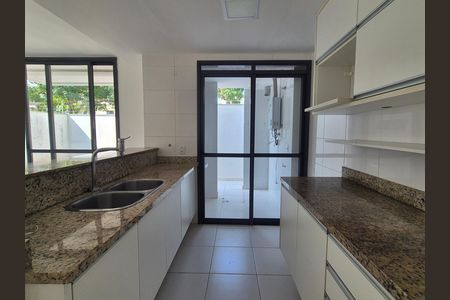 Casa de Condomínio para alugar com 4 quartos, 150m² em Recreio dos Bandeirantes, Rio de Janeiro