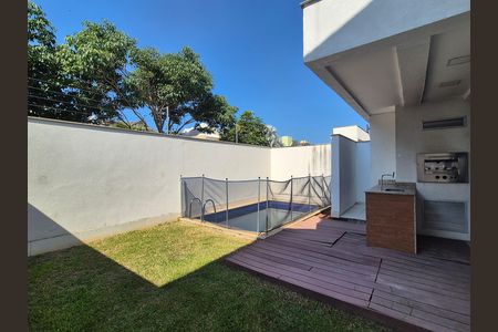 Casa de condomínio para alugar com 150m², 4 quartos e 3 vagas