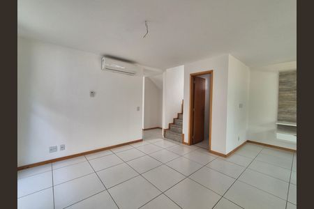Casa de condomínio para alugar com 150m², 4 quartos e 3 vagas