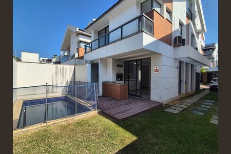 Casa de condomínio para alugar com 150m², 4 quartos e 3 vagas