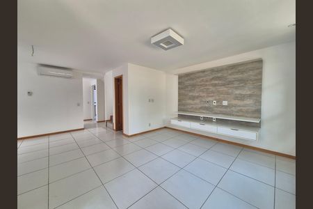 Casa de Condomínio para alugar com 4 quartos, 150m² em Recreio dos Bandeirantes, Rio de Janeiro