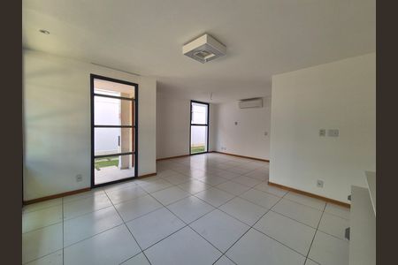 Casa de Condomínio para alugar com 4 quartos, 150m² em Recreio dos Bandeirantes, Rio de Janeiro