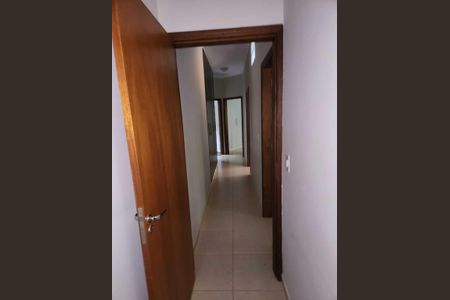 Casa para alugar com 220m², 4 quartos e 4 vagasCorredor