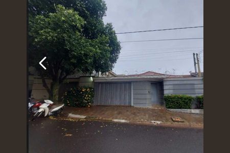 Casa para alugar com 220m², 4 quartos e 4 vagasFachada