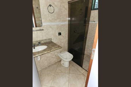 Casa para alugar com 220m², 4 quartos e 4 vagasBanheiro