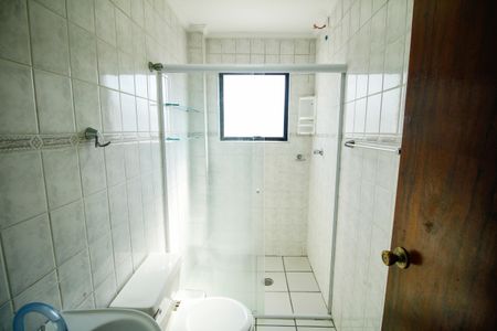 Banheiro de apartamento para alugar com 1 quarto, 45m² em Canto do Forte, Praia Grande