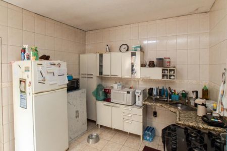 Casa à venda com 580m², 2 quartos e 12 vagasCasa 2 - Cozinha e Área de Serviço