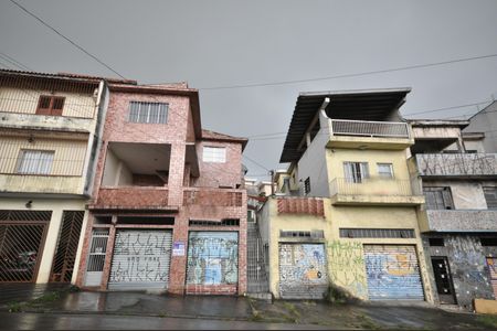 Casa à venda com 400m², 8 quartos e 4 vagas Casa à venda com 400m², 8 quartos e 4 vagasFachada