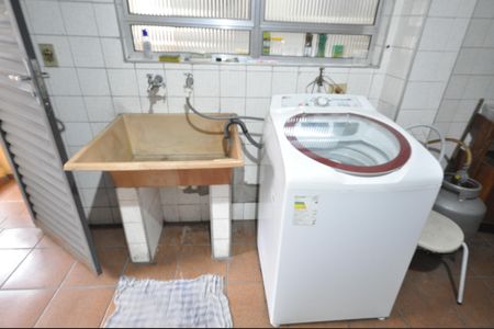 Casa à venda com 400m², 8 quartos e 4 vagasÁrea de Serviço 3