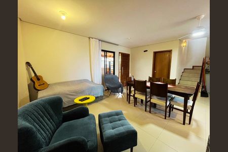 Sala de casa para alugar com 3 quartos, 103m² em Alto Ribeirão Leste, Florianópolis